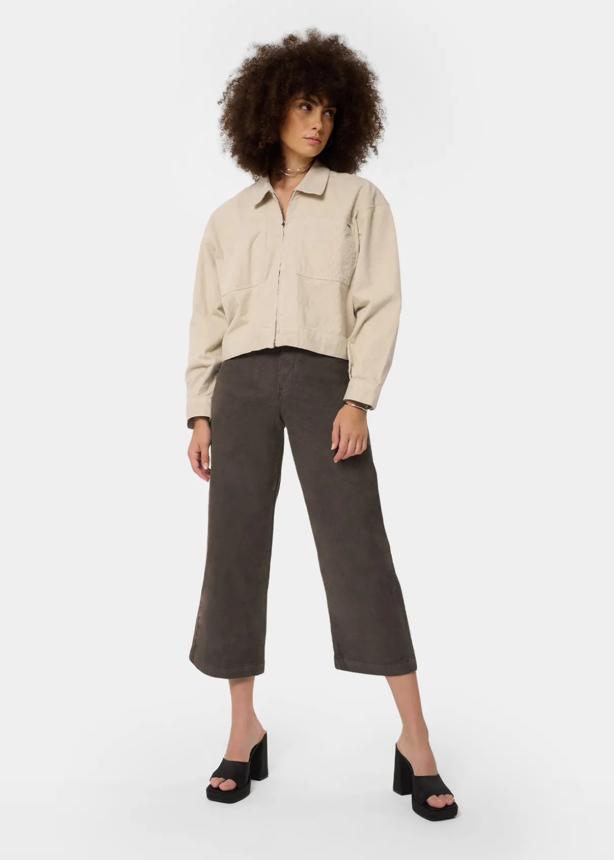 AURORA LEIN - Jean | Coupe-jarretelles | Taille en pouces